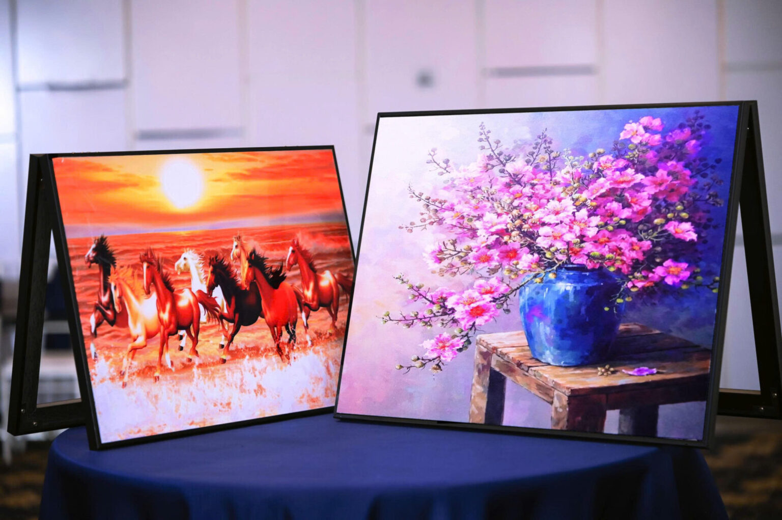 sự kiện showcase tranh trang trí
